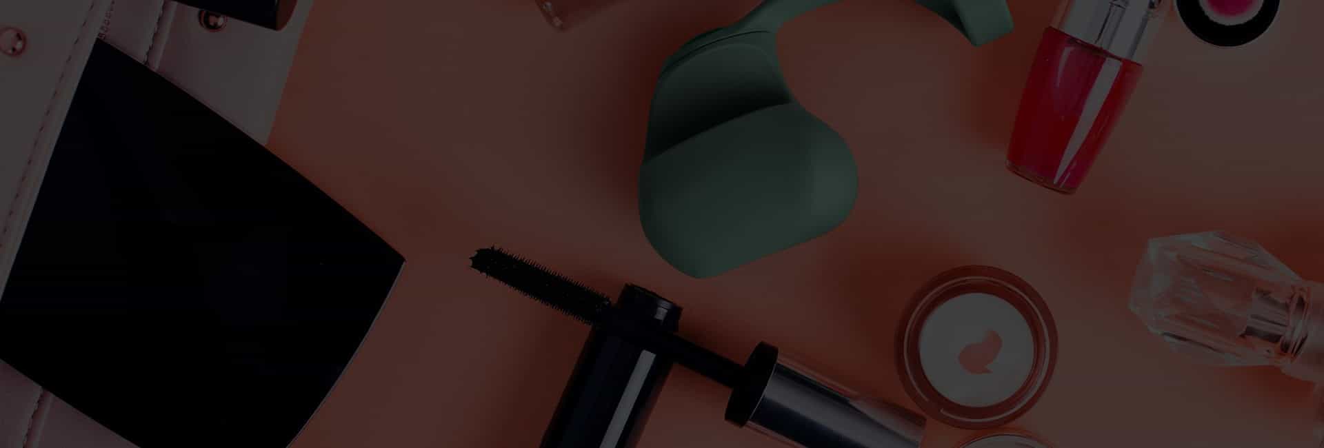 Fin est le tout premier sextoy conçu pour se porter au doigt, tel une extension naturelle de votre toucher.